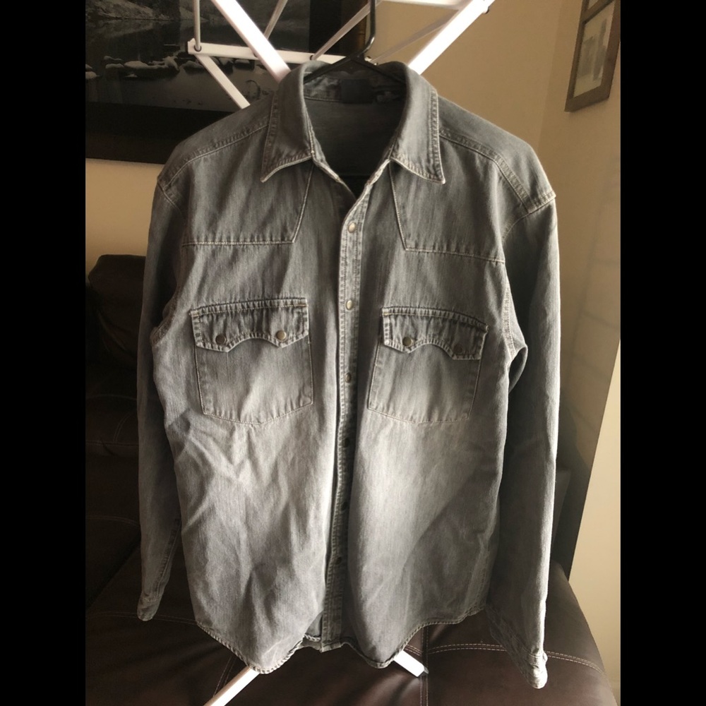 Chambray Button up